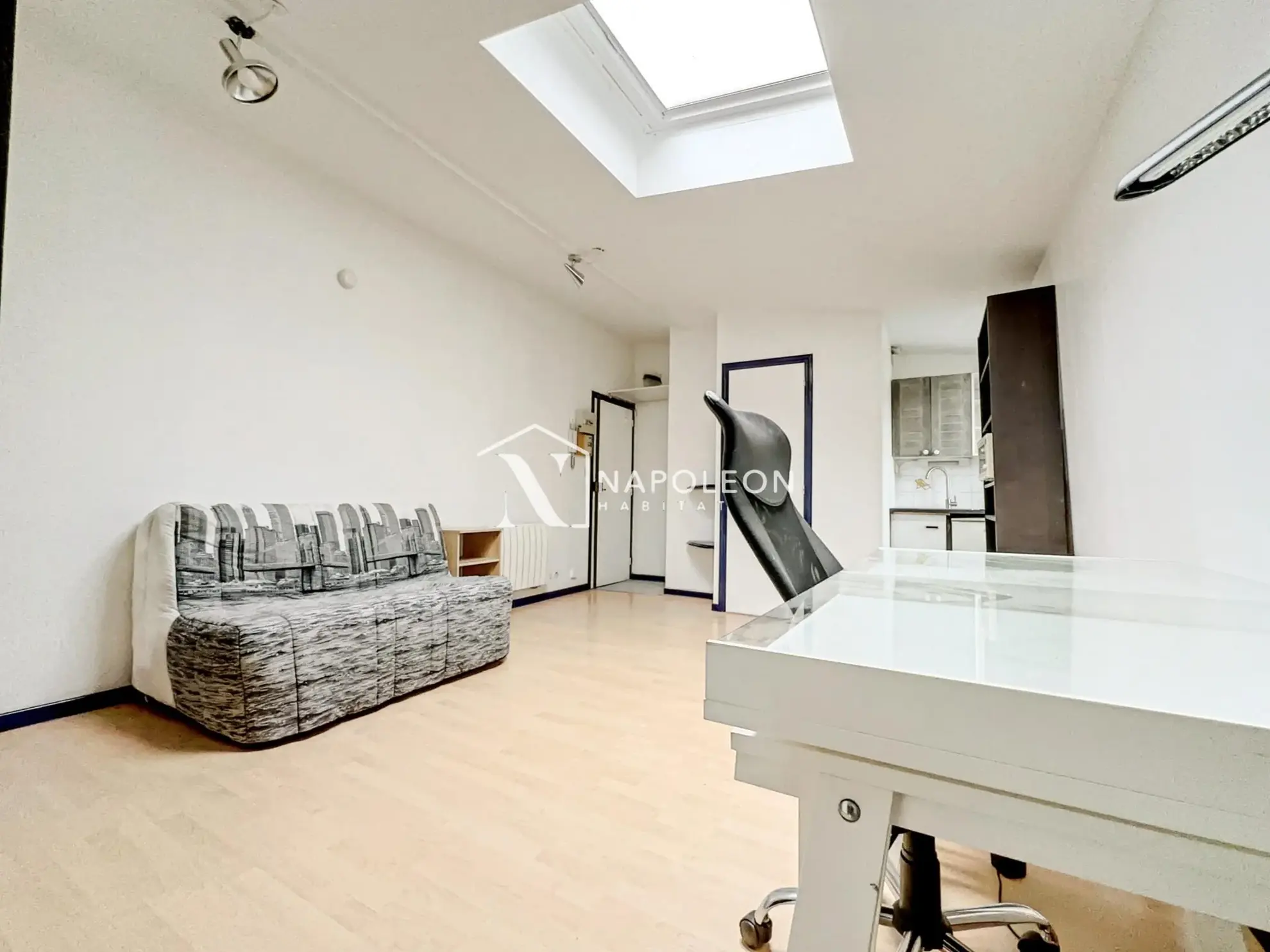 Appartement 3 pièces à Falaise en centre-ville avec cave et chauffage électrique 