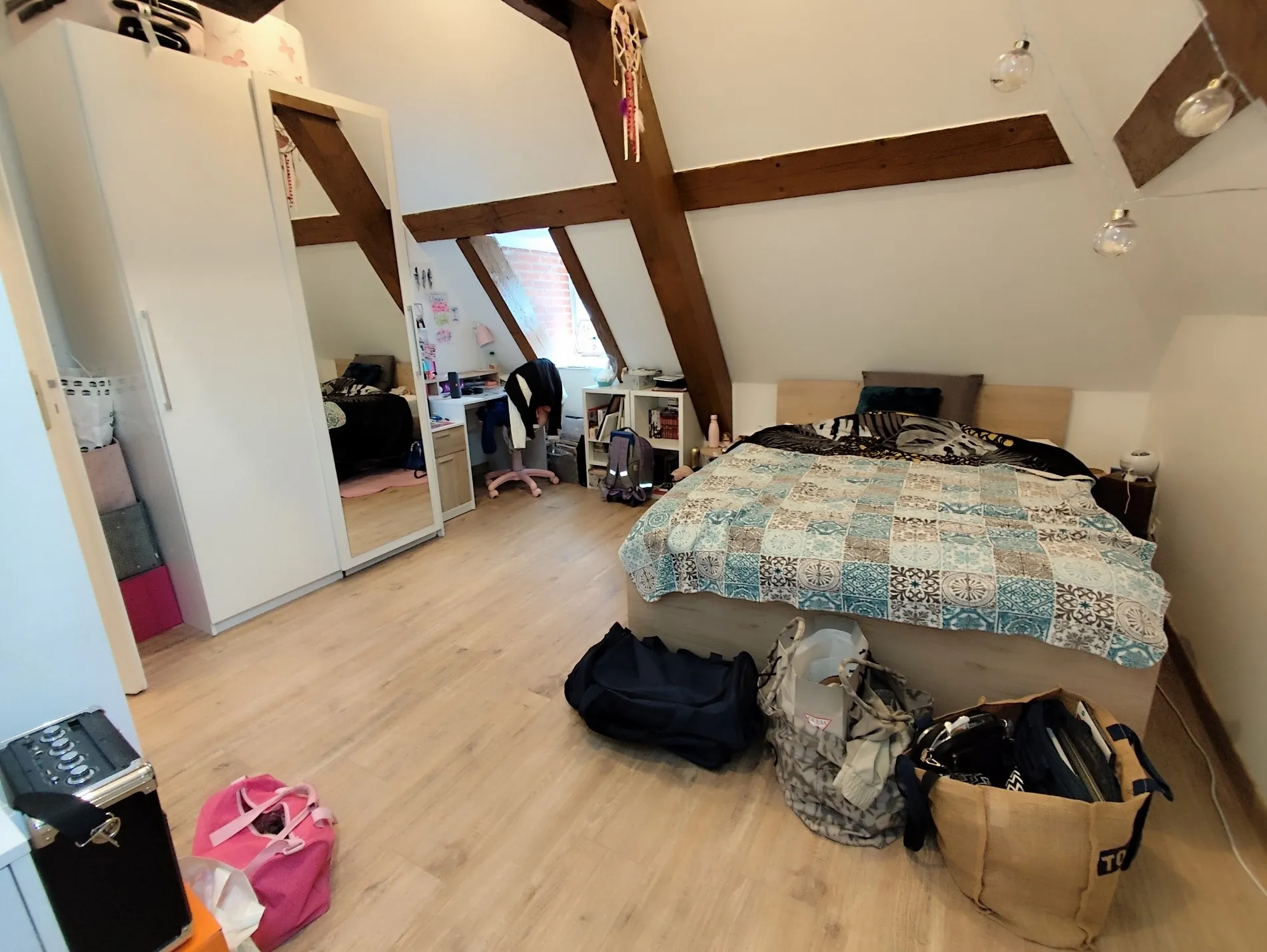 Investissez dans un appartement de standing loué à Chazey-Bons, rentabilité 5,8 % 