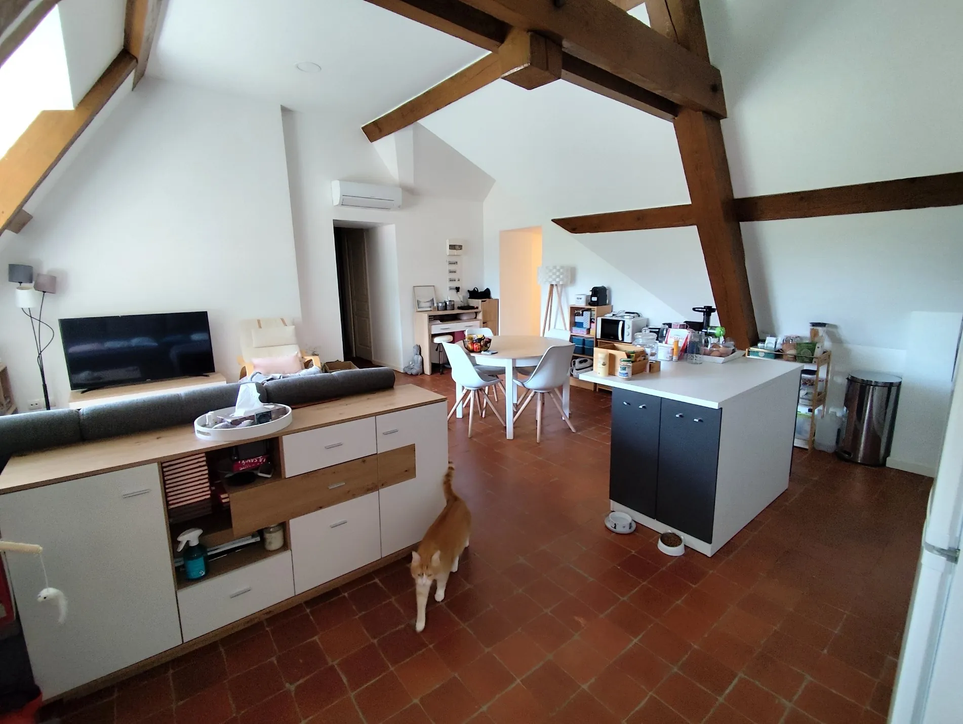 Investissez dans un appartement de standing loué à Chazey-Bons, rentabilité 5,8 % 