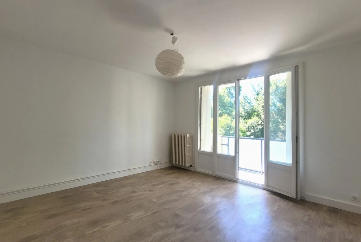 Appartement T3 avec garage et Balcons à Montpellier La Chamberte 