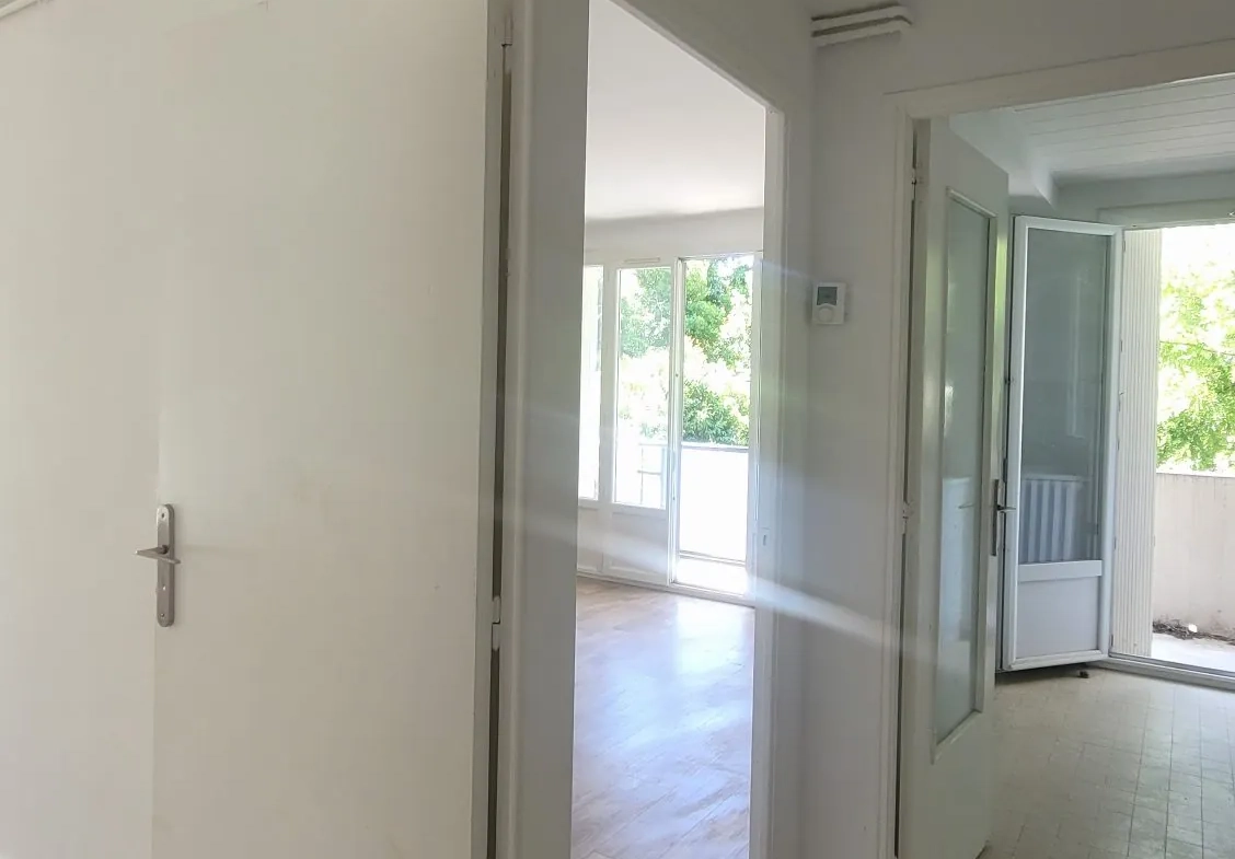 Appartement T3 avec garage et Balcons à Montpellier La Chamberte 
