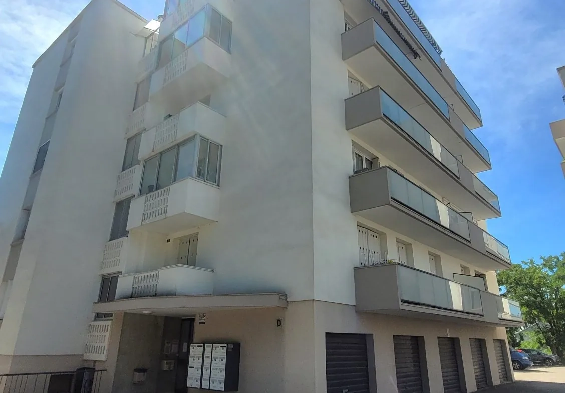 Appartement T3 avec garage et Balcons à Montpellier La Chamberte 