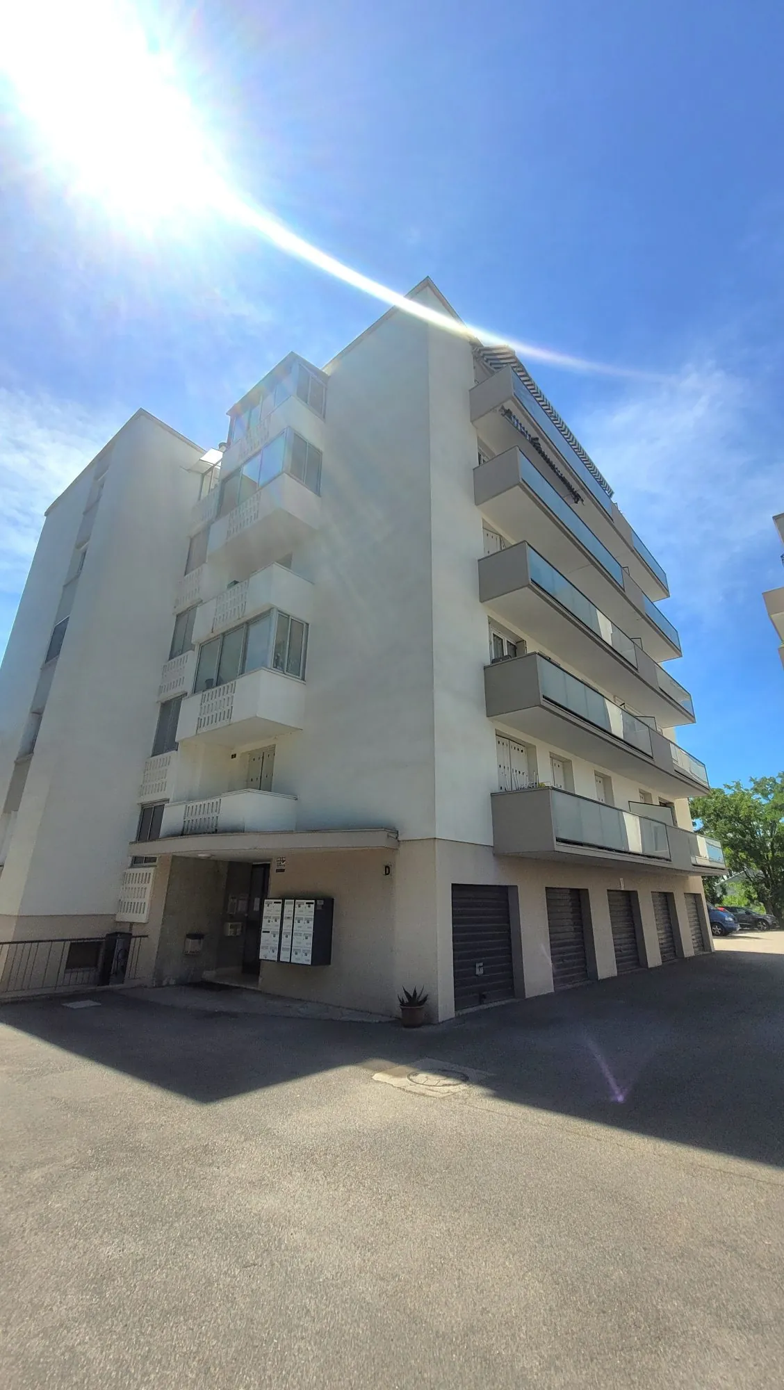 Appartement T3 avec garage et Balcons à Montpellier La Chamberte 