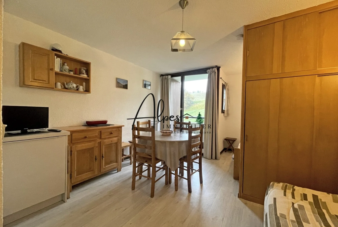 Studio meublé à vendre à Manigod, vue montagne, proche pistes 