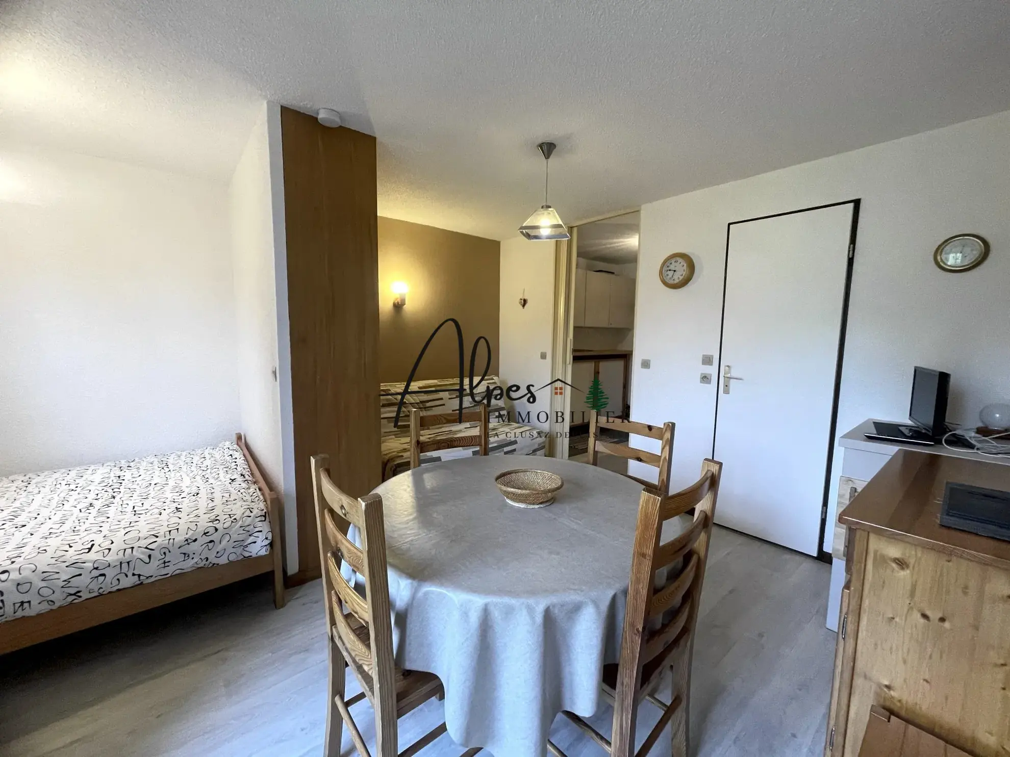 Studio meublé à vendre à Manigod, vue montagne, proche pistes 