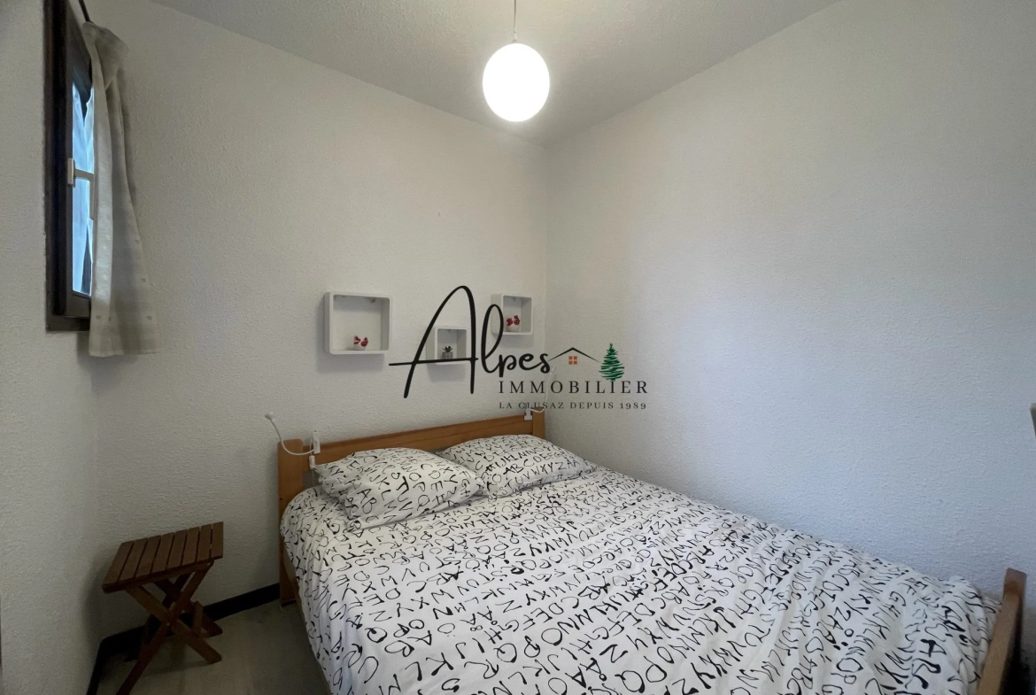 coin chambre Studio meublé à vendre à Manigod, vue montagne, proche pistes 