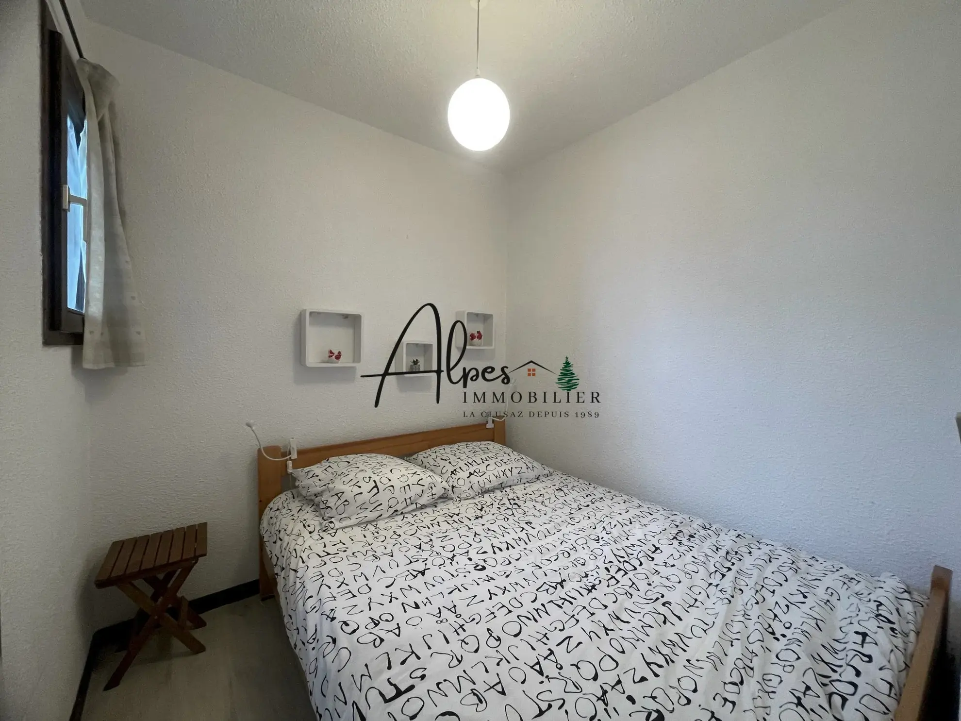 coin chambre Studio meublé à vendre à Manigod, vue montagne, proche pistes 