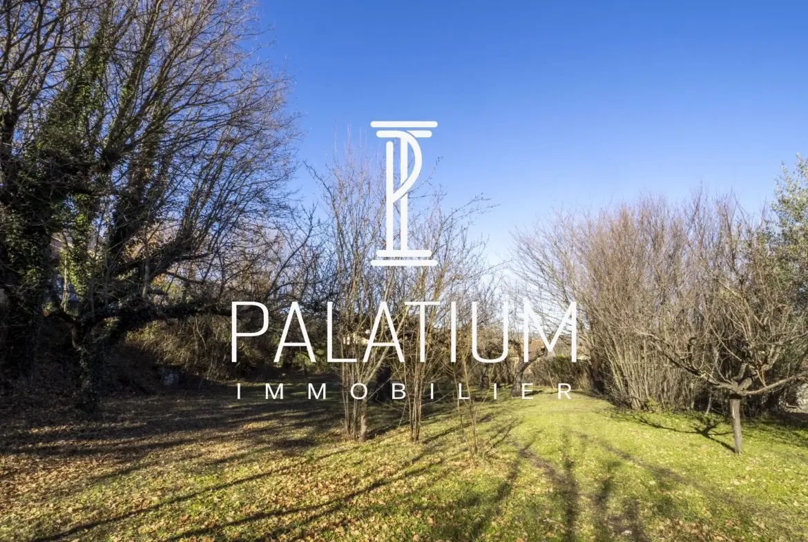 Terrain constructible de 950 m² à Pierrevert, secteur paisible 