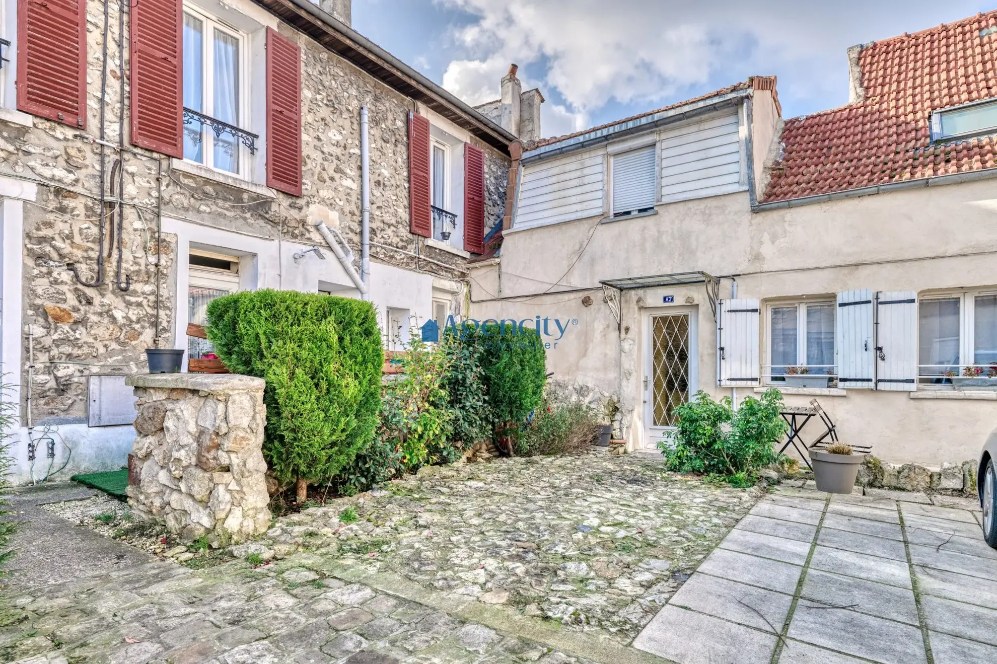 Charmant appartement 2 pièces atypique à Noisy-le-Grand avec parking 