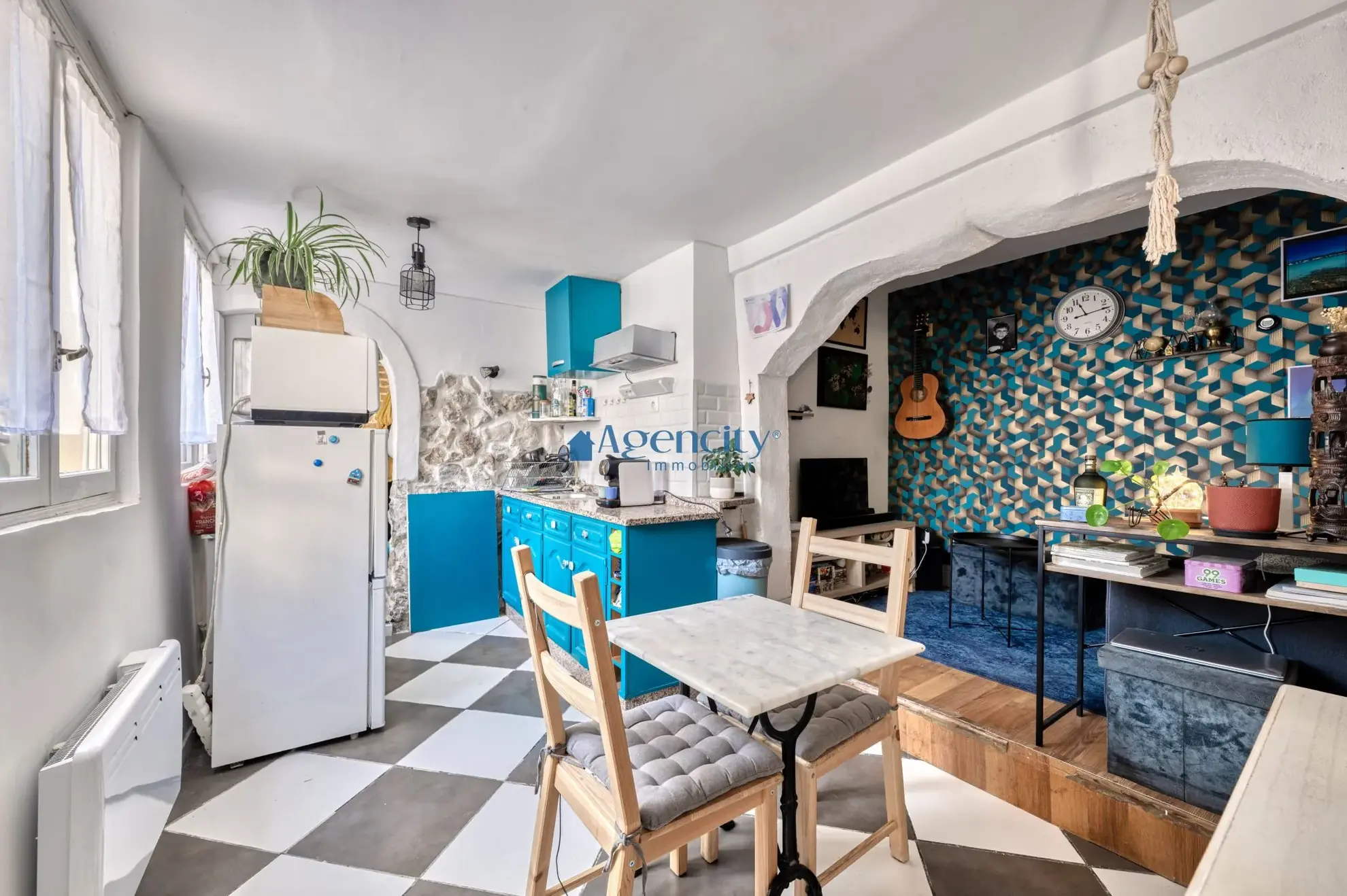 Charmant appartement 2 pièces atypique à Noisy-le-Grand avec parking 