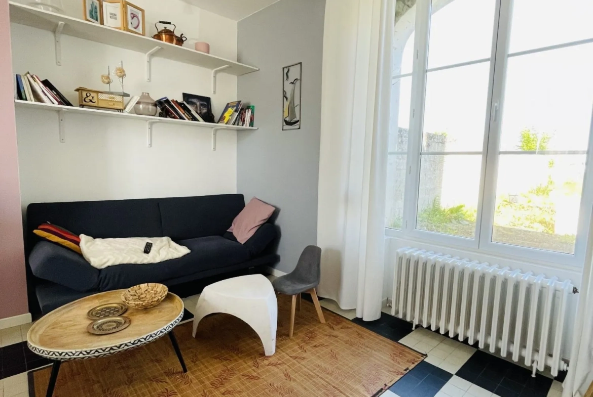 Belle maison ancienne rénovée de 144 m² avec terrasse et jardin à Villeneuve-en-Perseigne 