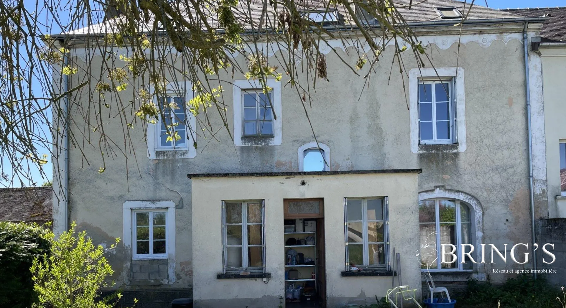 Belle maison ancienne rénovée de 144 m² avec terrasse et jardin à Villeneuve-en-Perseigne 