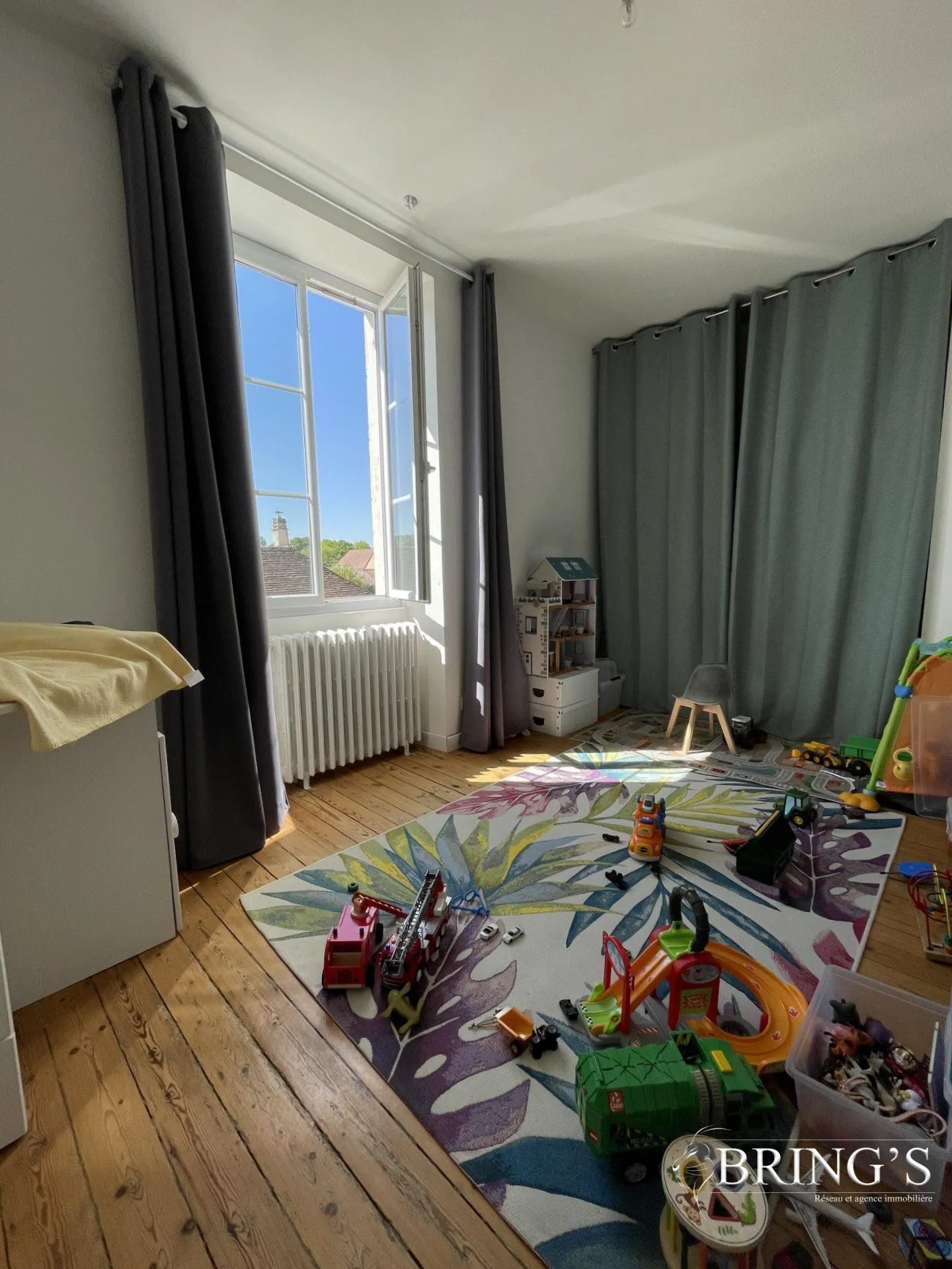 Belle maison ancienne rénovée de 144 m² avec terrasse et jardin à Villeneuve-en-Perseigne 