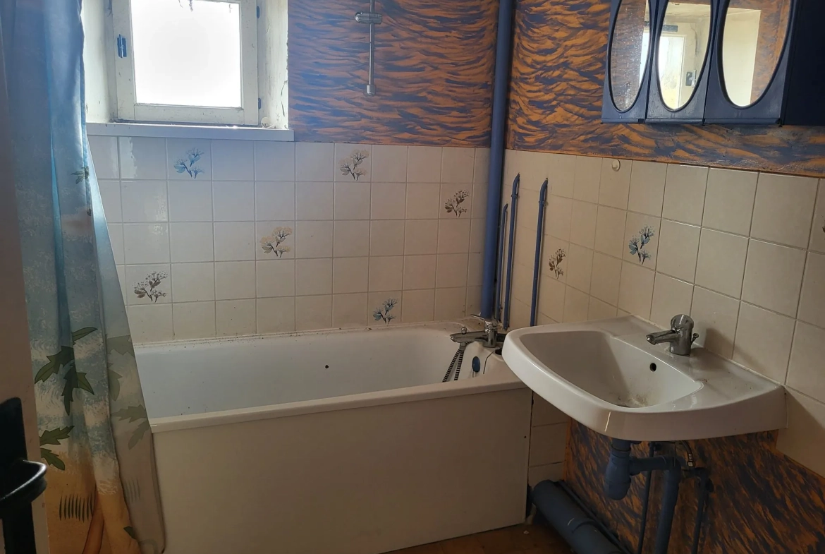 Appartement T2 à rénover de 51,19 m² à Briey, idéal première acquisition ou investissement locatif 