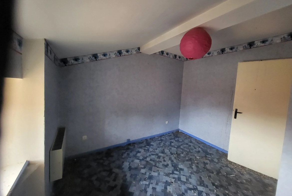 Appartement T2 à rénover de 51,19 m² à Briey, idéal première acquisition ou investissement locatif 