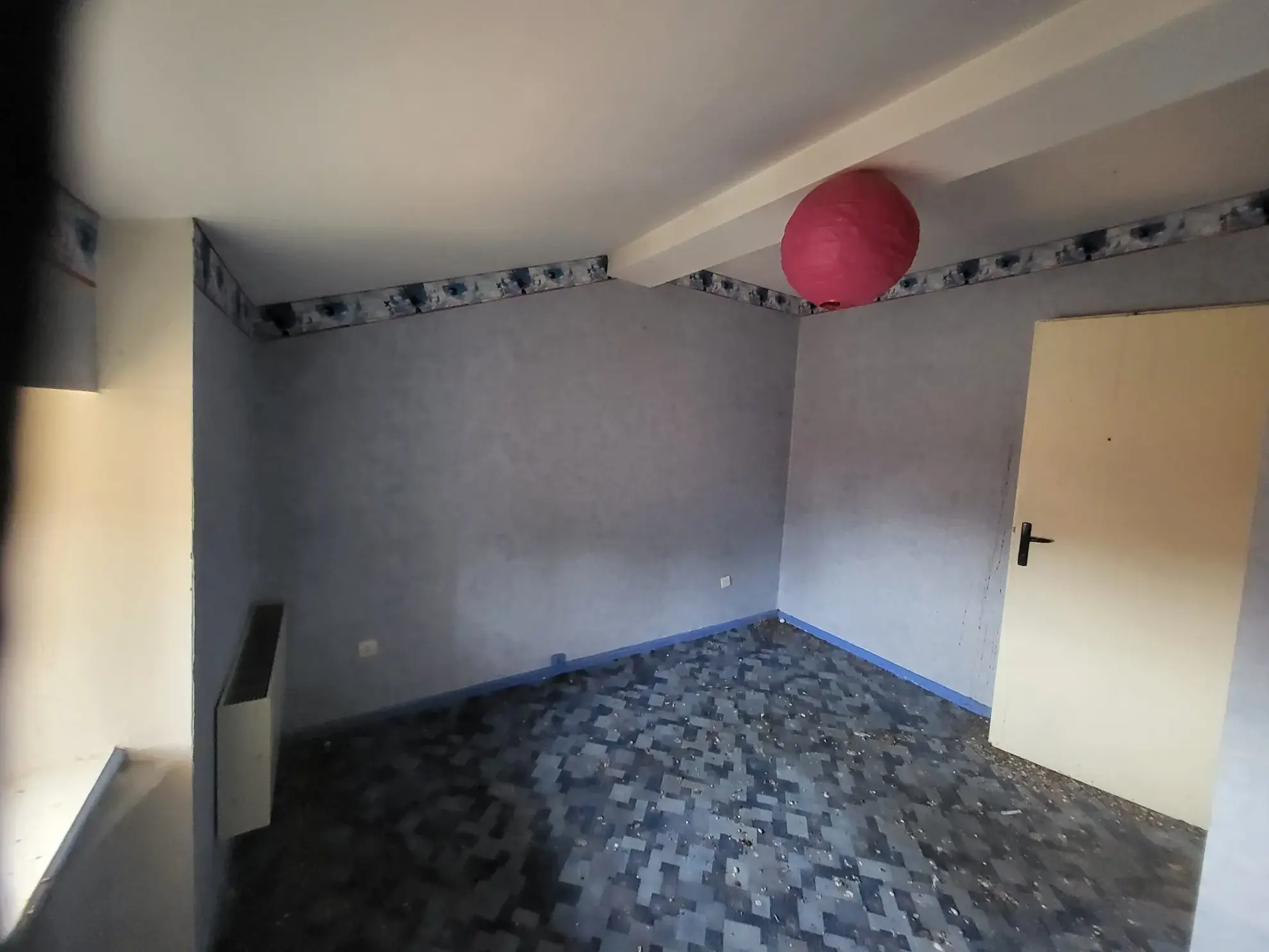 Appartement T2 à rénover de 51,19 m² à Briey, idéal première acquisition ou investissement locatif 