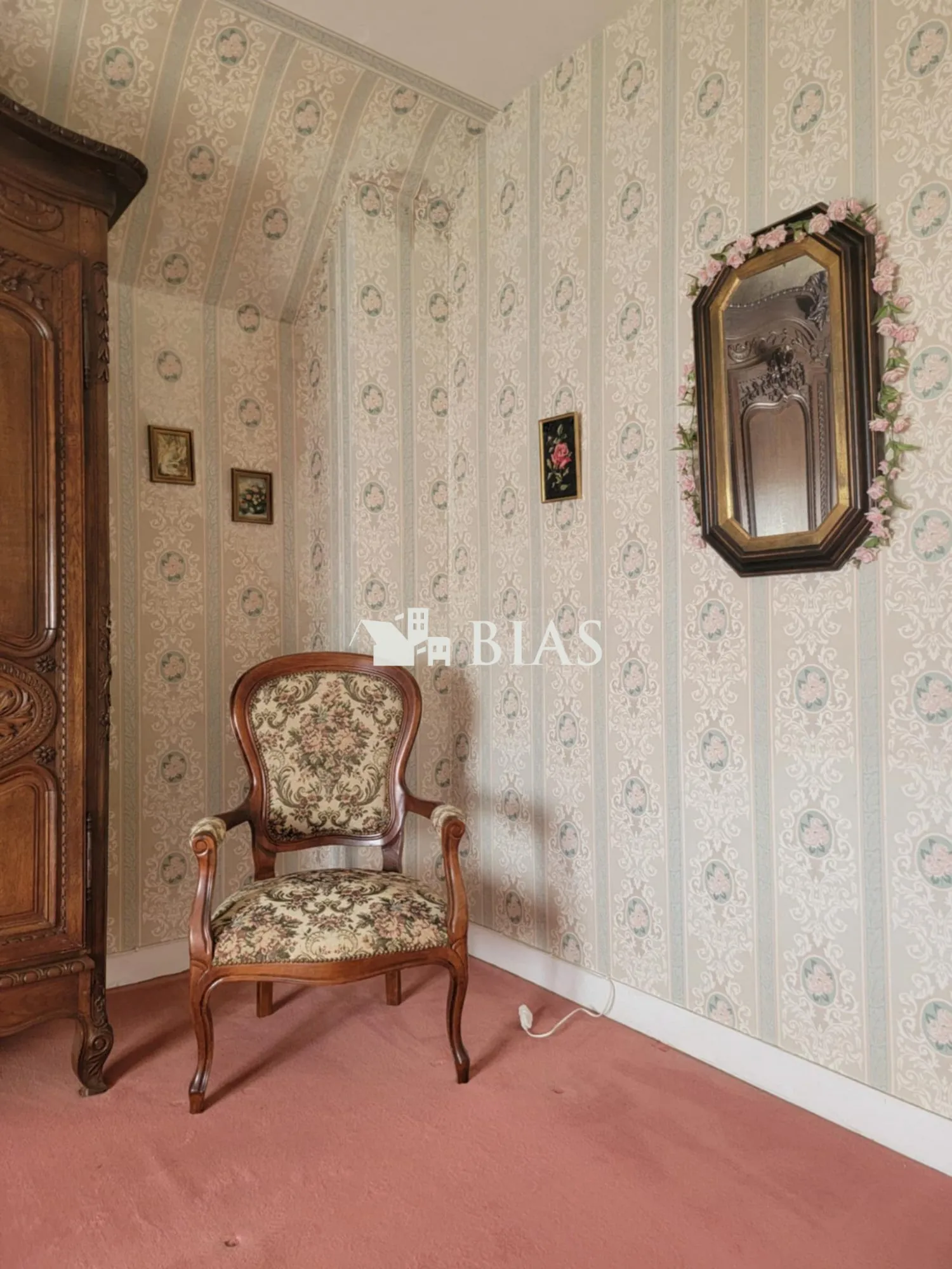 Maison à vendre au Trait avec jardin, garage et potentiel de rénovation 