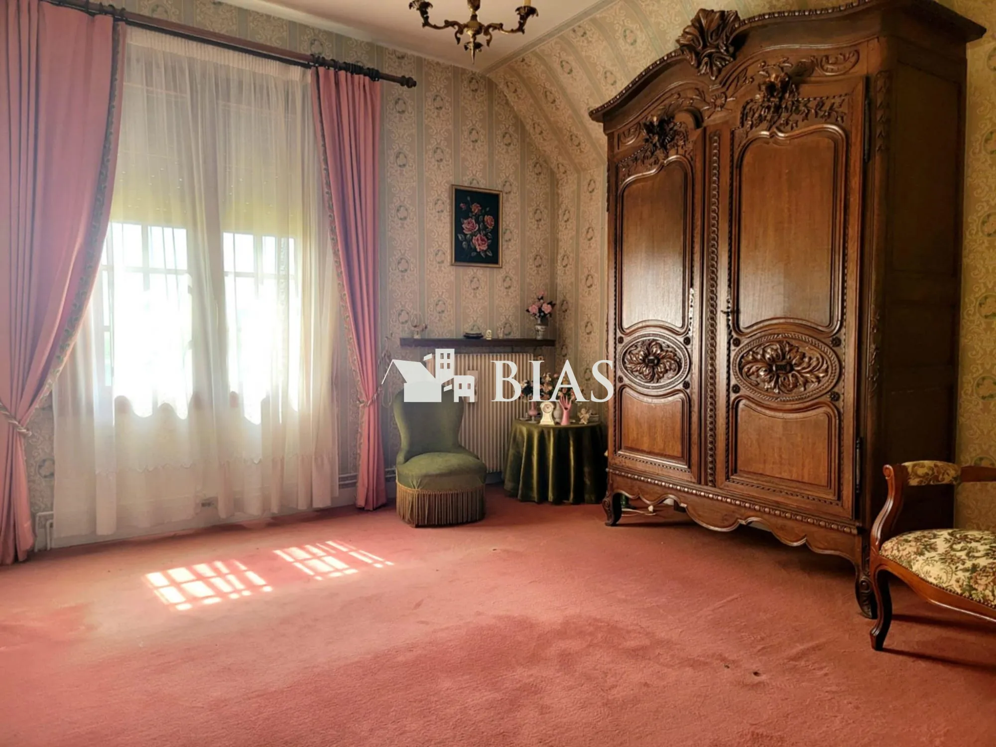 Maison à vendre au Trait avec jardin, garage et potentiel de rénovation 