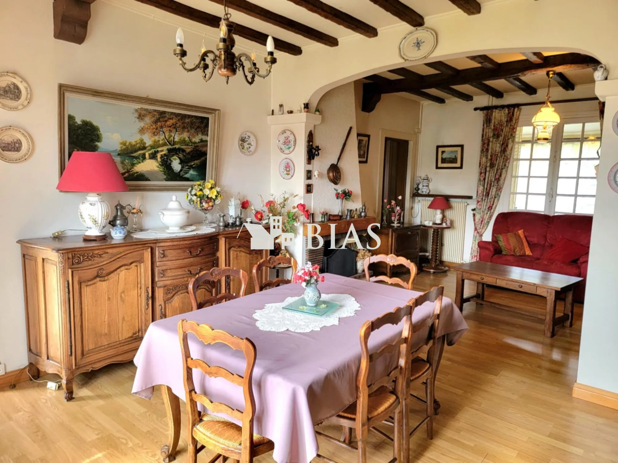 Maison à vendre au Trait avec jardin, garage et potentiel de rénovation 