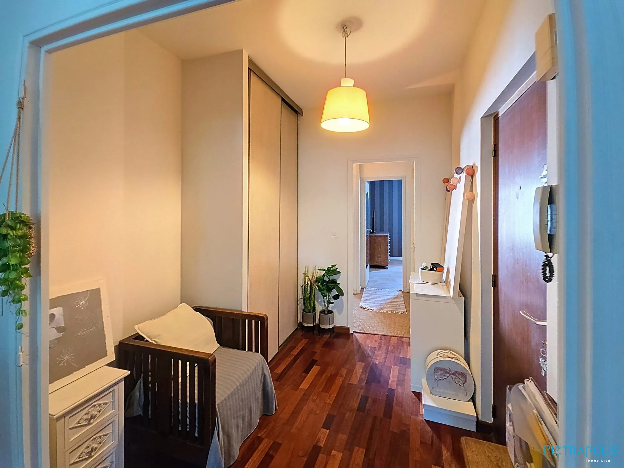 Appartement Traversant 4 Pièces à Chalon-sur-Saône - Spacieux et Lumineux 