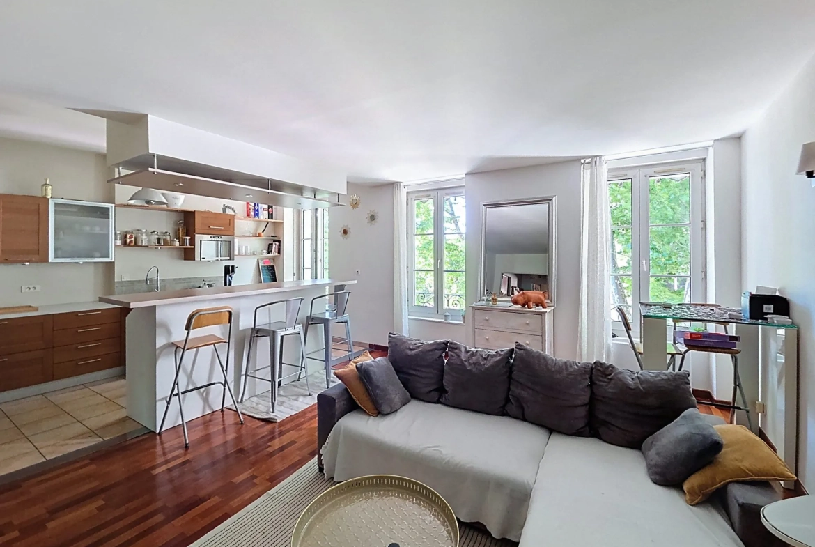 Appartement Traversant 4 Pièces à Chalon-sur-Saône - Spacieux et Lumineux 
