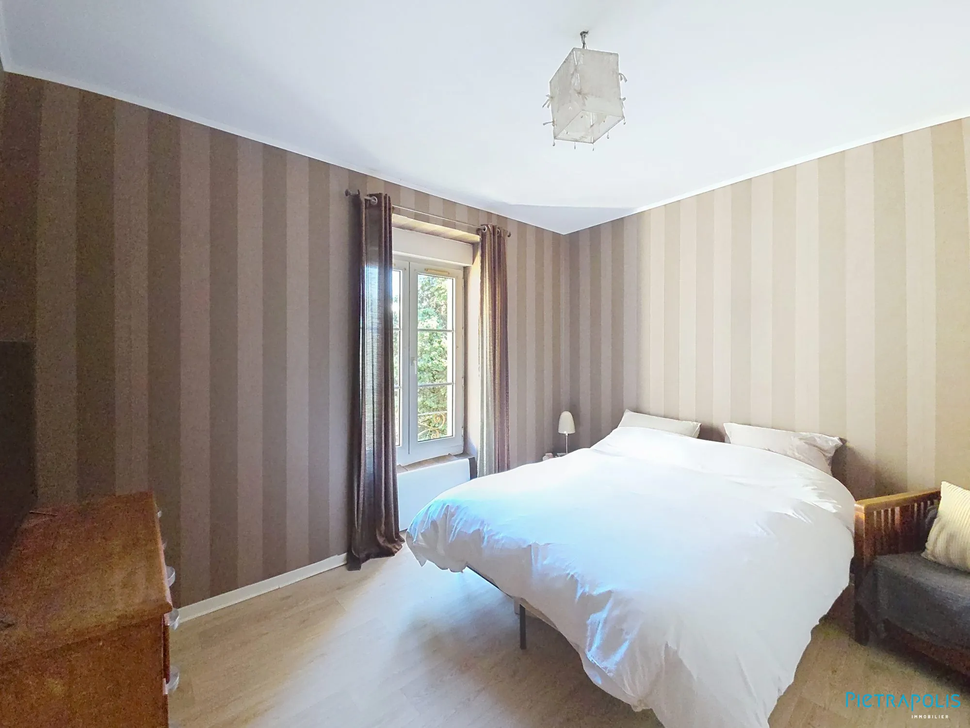 Appartement Traversant 4 Pièces à Chalon-sur-Saône - Spacieux et Lumineux 