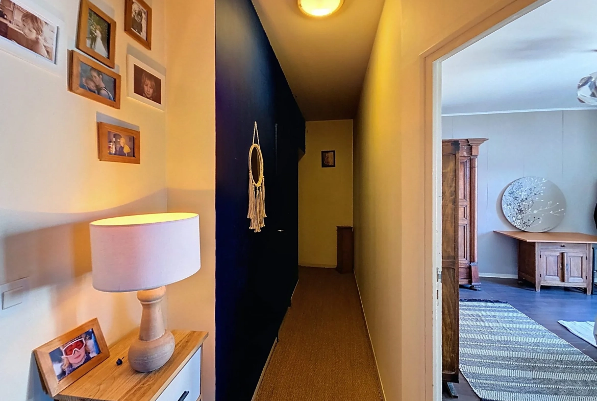Appartement Traversant 4 Pièces à Chalon-sur-Saône - Spacieux et Lumineux 