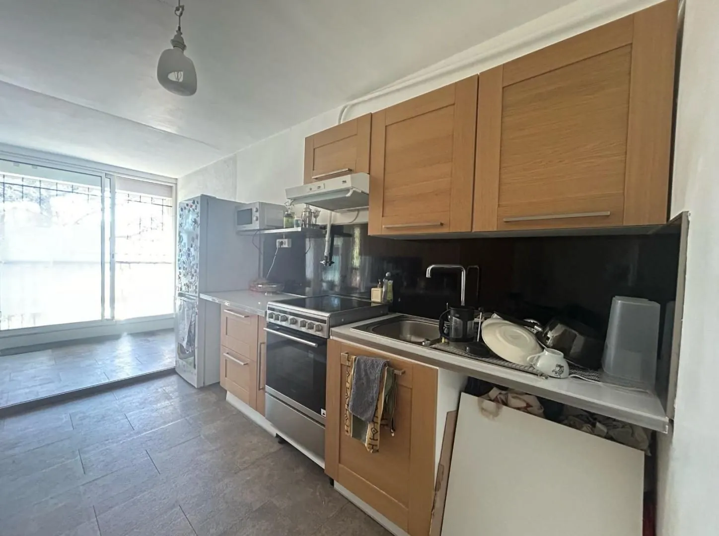 Appartement T2 lumineux de 49 m² à vendre à Istres, résidence calme 