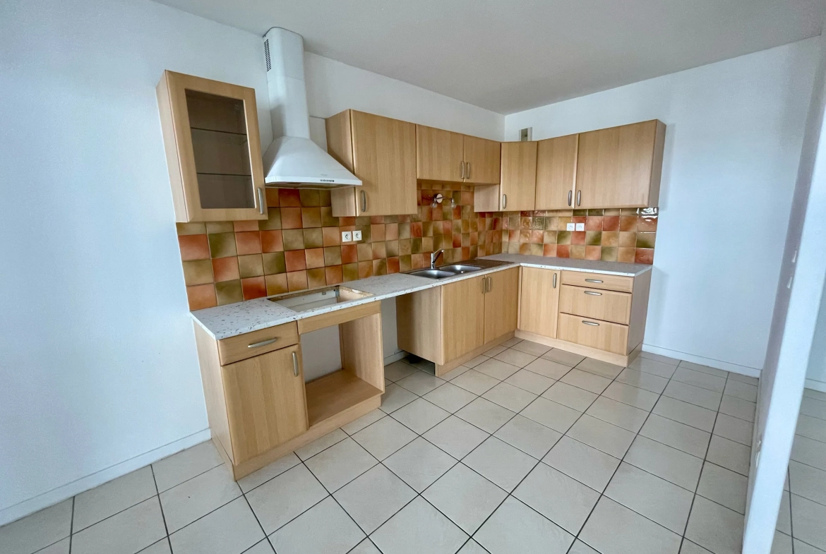 Appartement T3 de 68,31 m² à Échirolles avec balcon et parking 