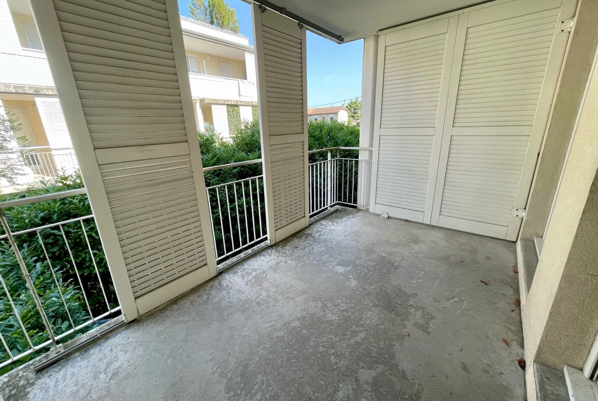 Appartement T3 de 68,31 m² à Échirolles avec balcon et parking 