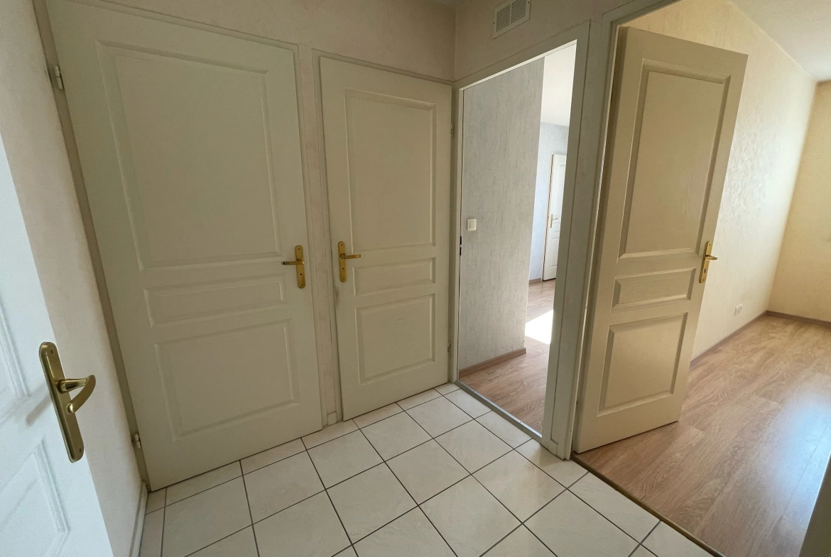Appartement T3 de 68,31 m² à Échirolles avec balcon et parking 