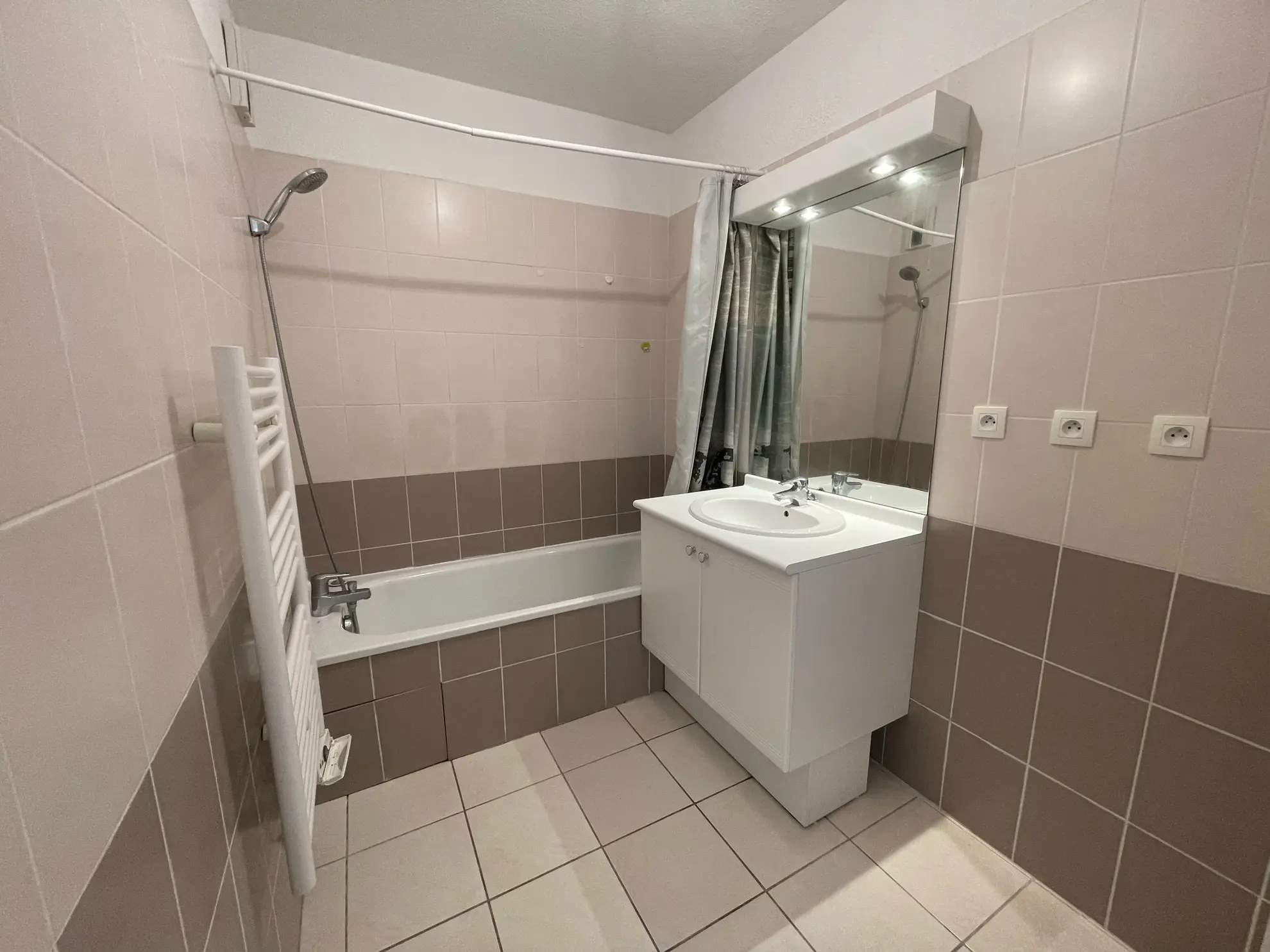 Appartement T3 de 68,31 m² à Échirolles avec balcon et parking 