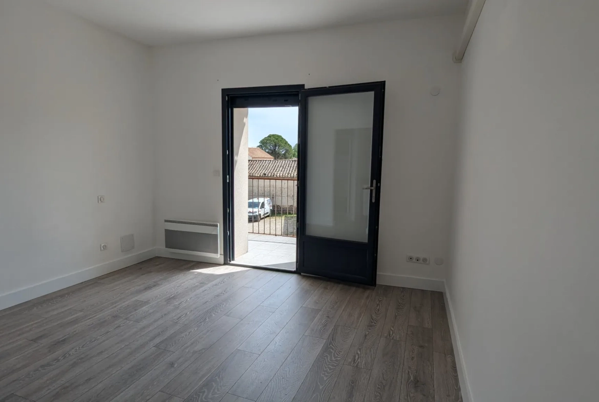 Maison récente de 136 m2 avec 4 chambres, jardin et garage à Althen des Paluds 