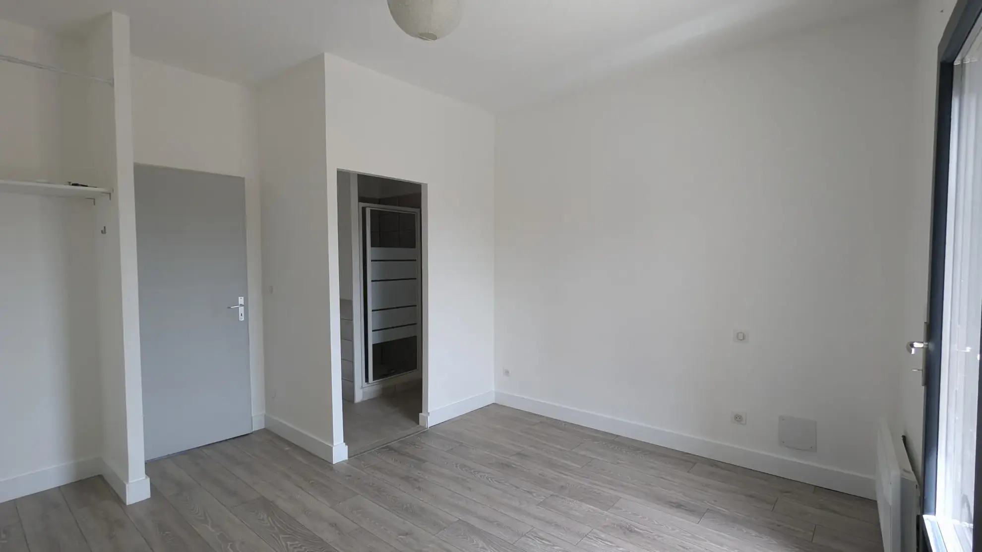 Maison récente de 136 m2 avec 4 chambres, jardin et garage à Althen des Paluds 