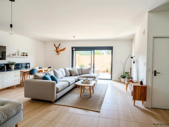Maison récente de 136 m2 avec 4 chambres, jardin et garage à Althen des Paluds