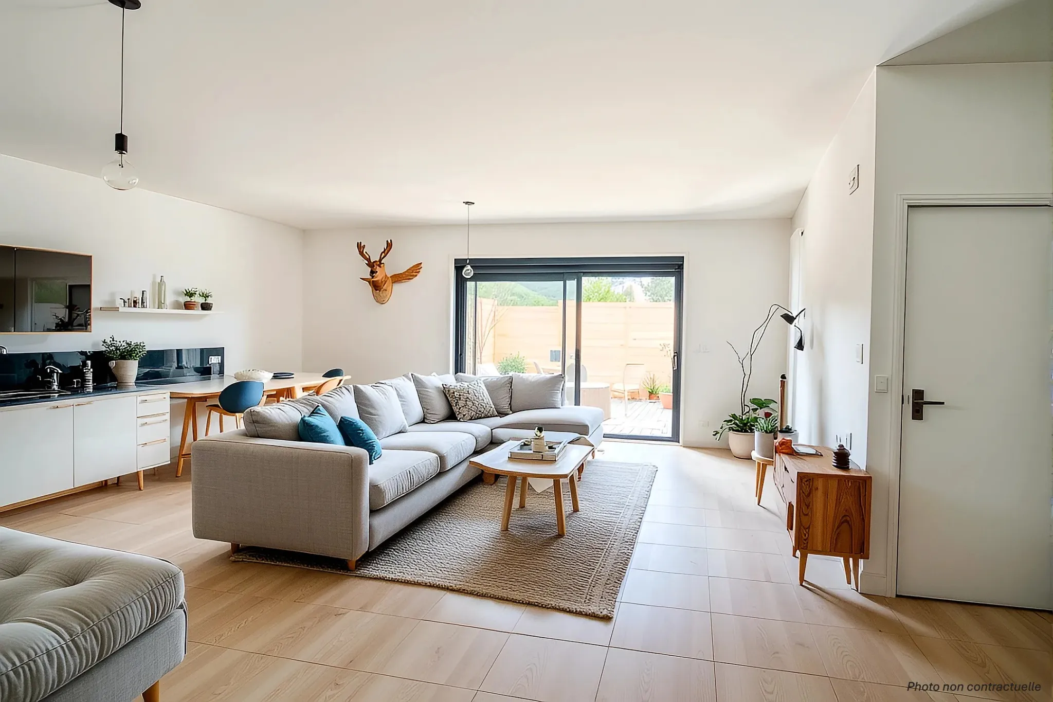Maison récente de 136 m2 avec 4 chambres, jardin et garage à Althen des Paluds 