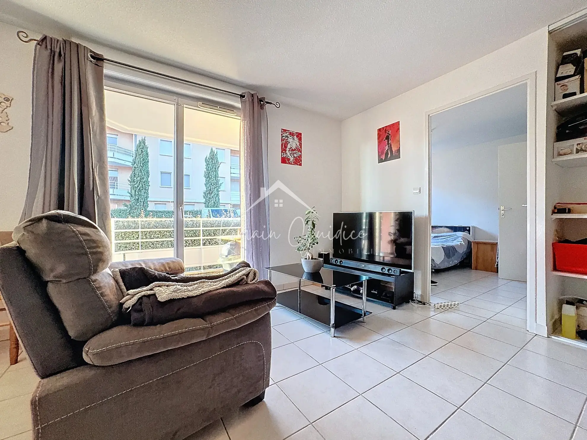 Appartement F2 avec terrasse à Millau – Vue sur Viaduc 