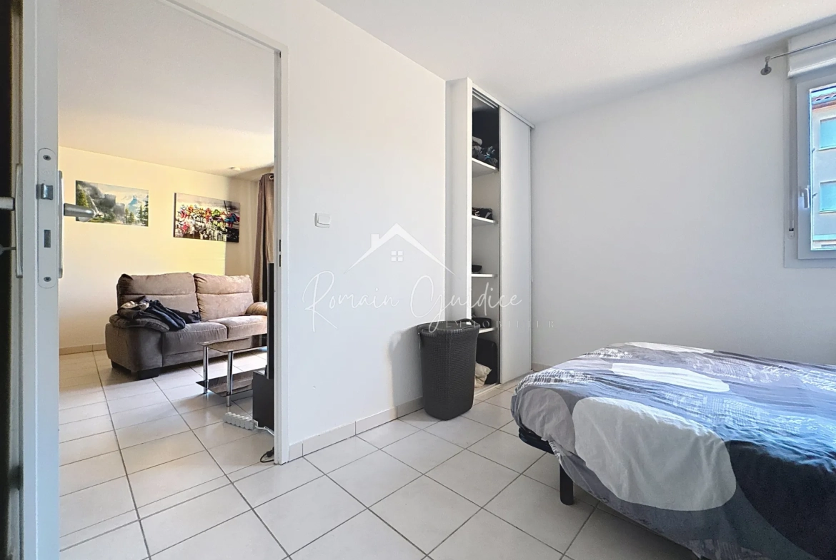 Appartement F2 avec terrasse à Millau – Vue sur Viaduc 