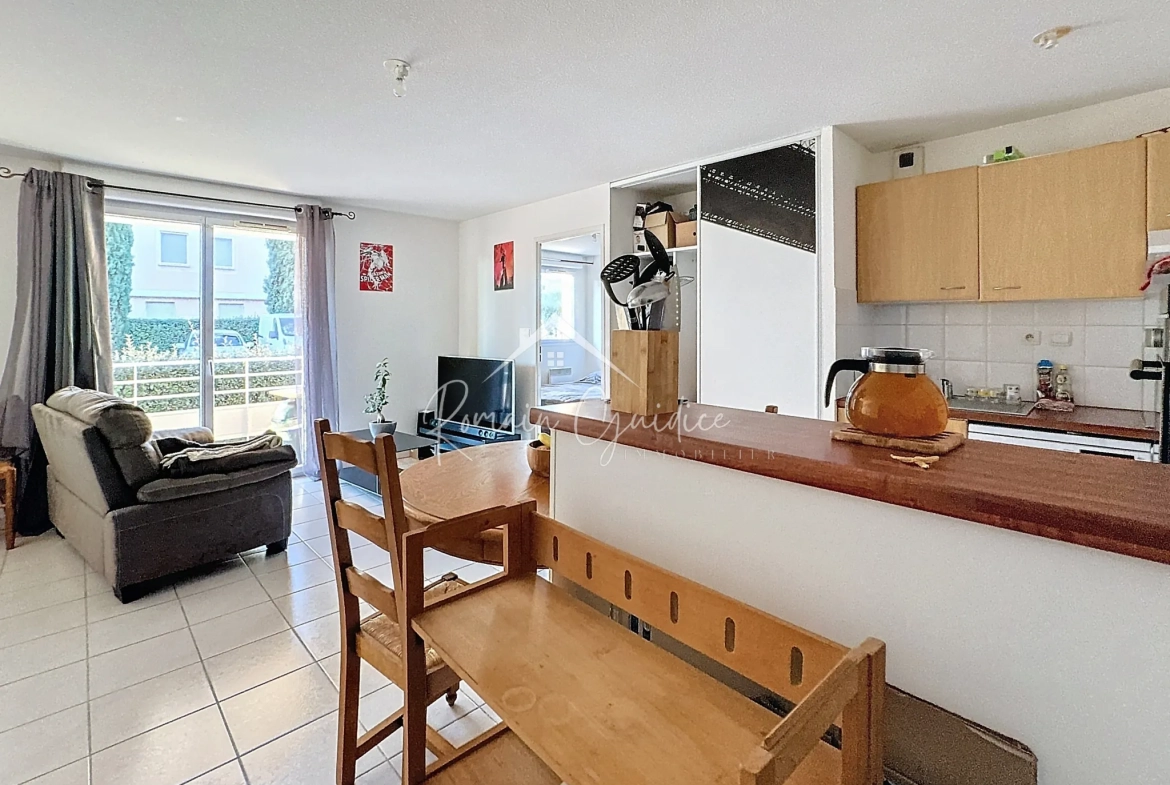 Appartement F2 avec terrasse à Millau – Vue sur Viaduc 