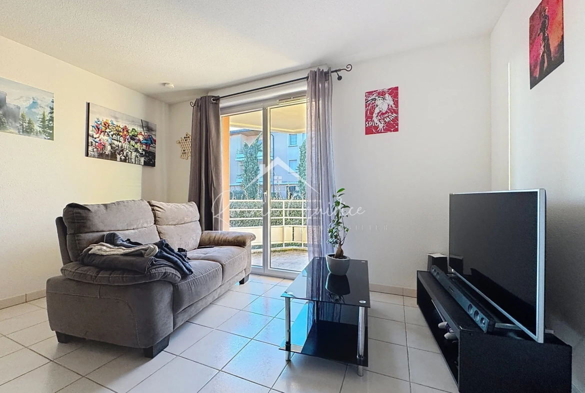 Appartement F2 avec terrasse à Millau – Vue sur Viaduc 