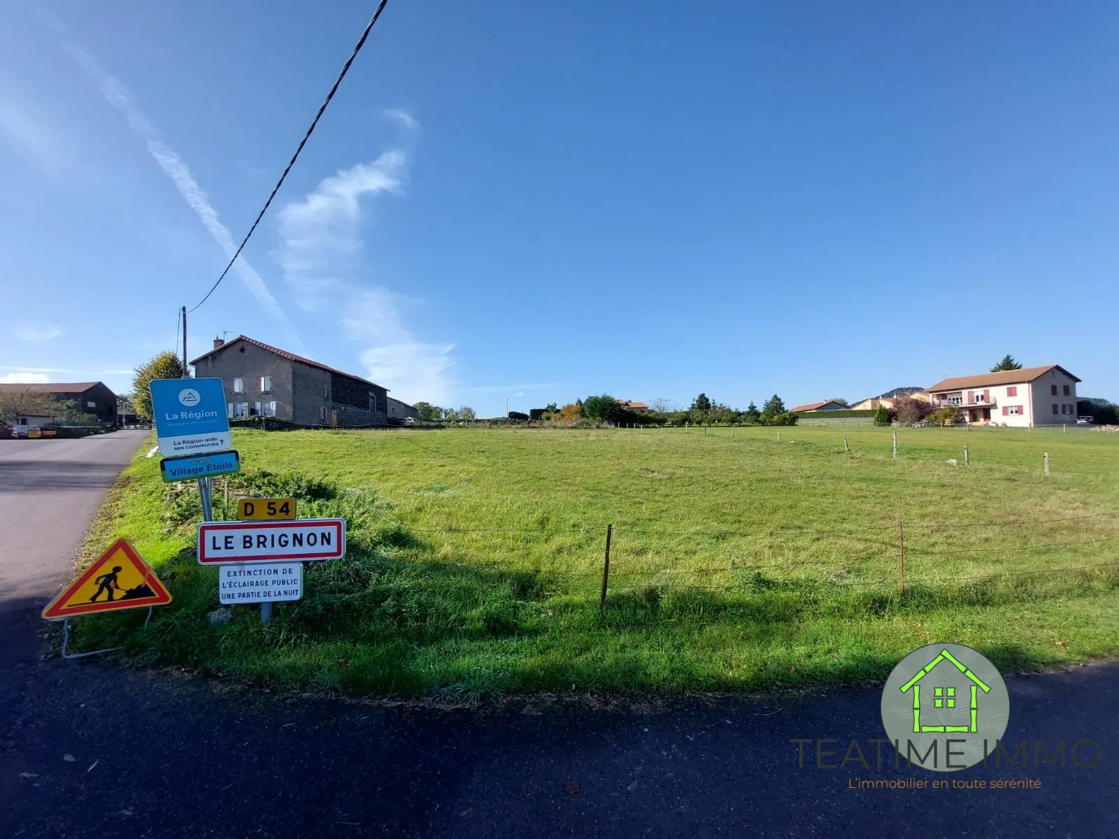 Terrain constructible de 1708 m² au Brignon, Haute-Loire avec vue imprenable 