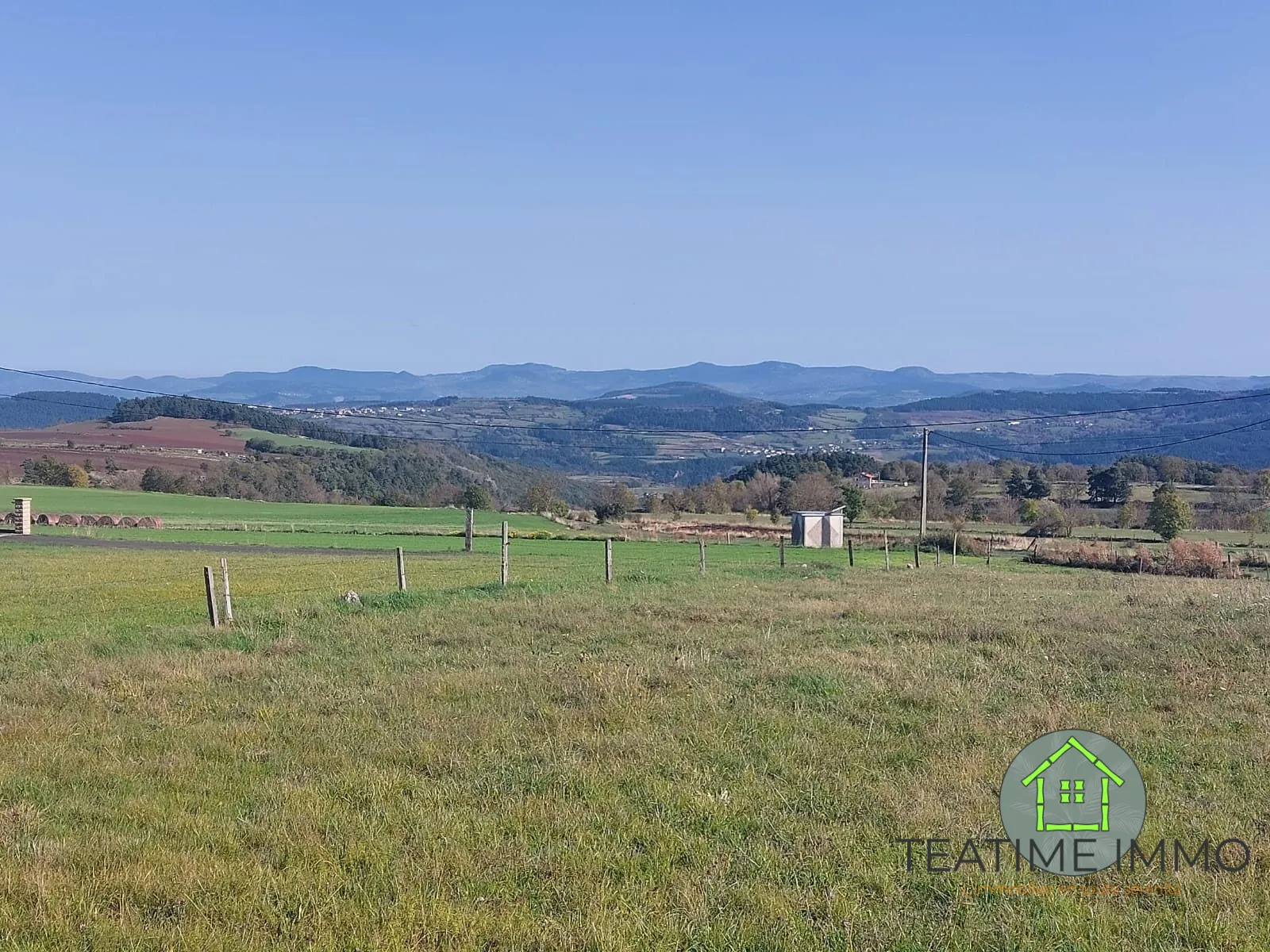 Terrain constructible de 1708 m² au Brignon, Haute-Loire avec vue imprenable 