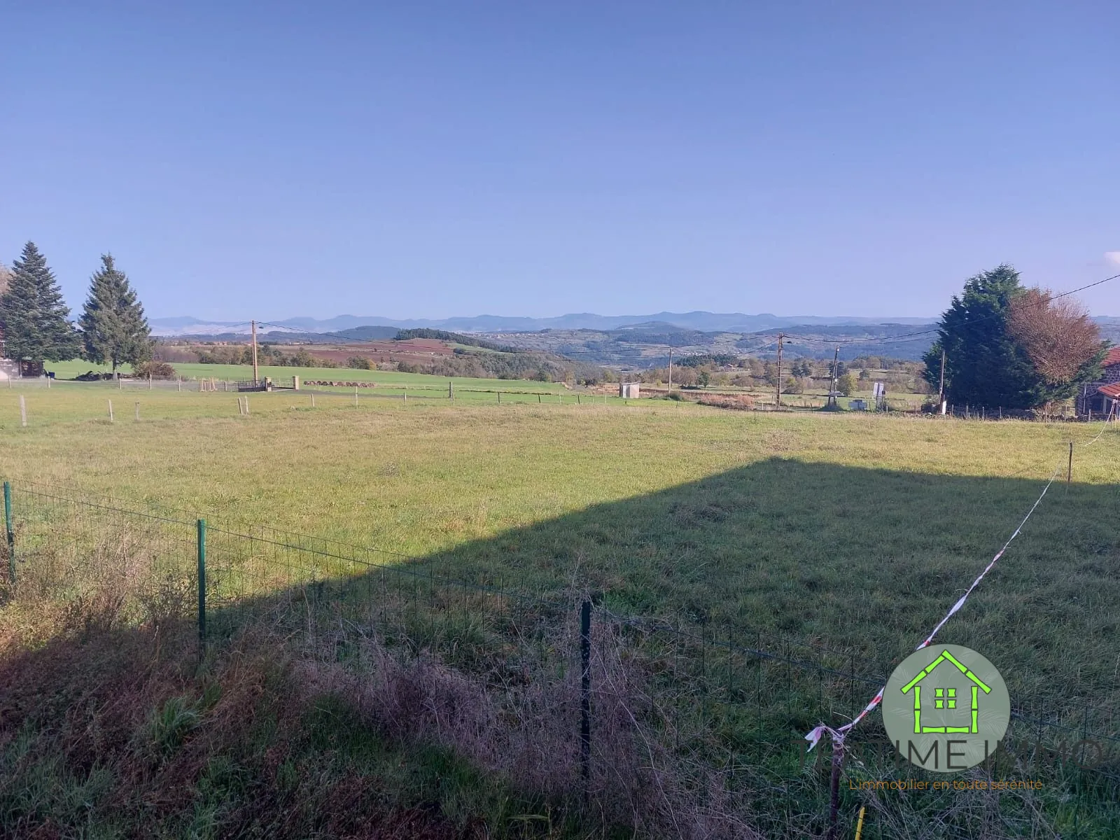 Terrain constructible de 1708 m² au Brignon, Haute-Loire avec vue imprenable 