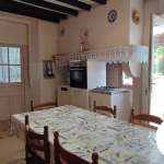 Maison spacieuse de 210 m² avec cour et jardin au cœur de Gan