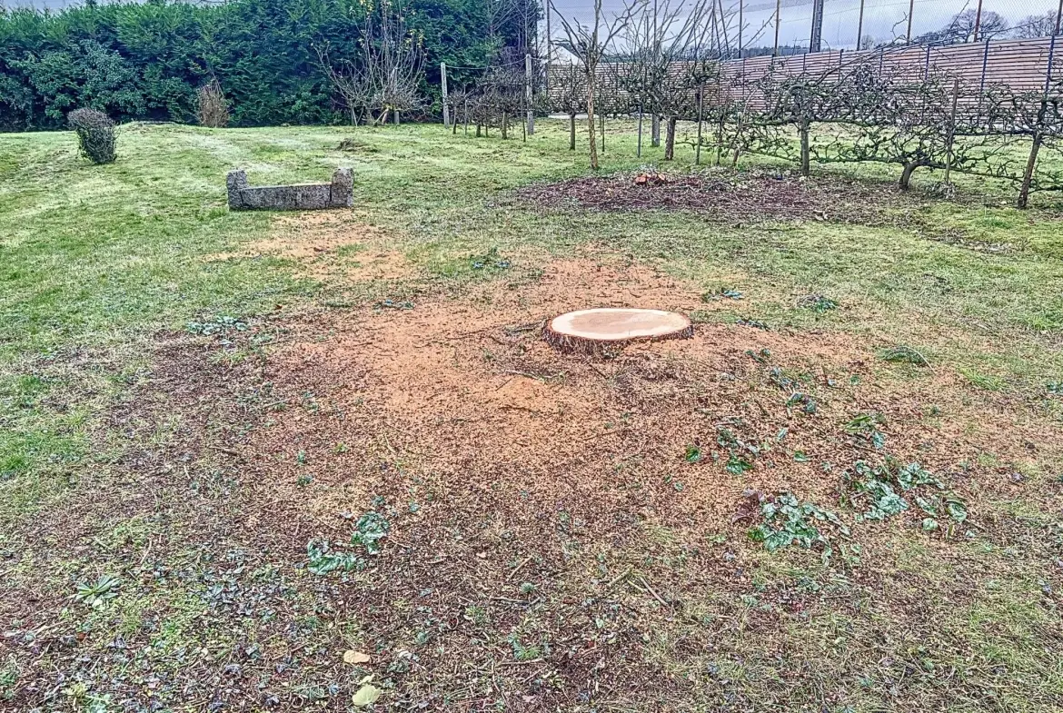 Terrain viabilisé de 574 m² au centre de Quessoy – Opportunité à saisir 