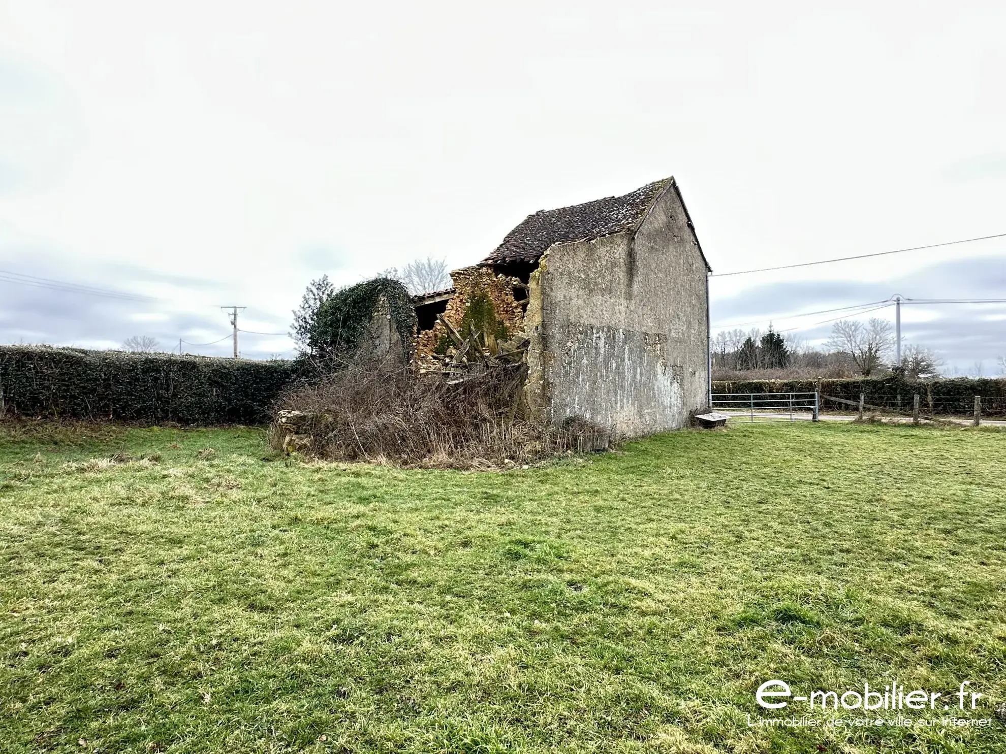 Maison à rénover ou à reconstruire dans le Brionnais avec terrain de 500 m² 