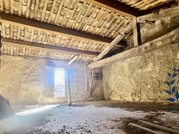 Immeuble à rénover à Brignoles avec potentiel d'aménagement multiple