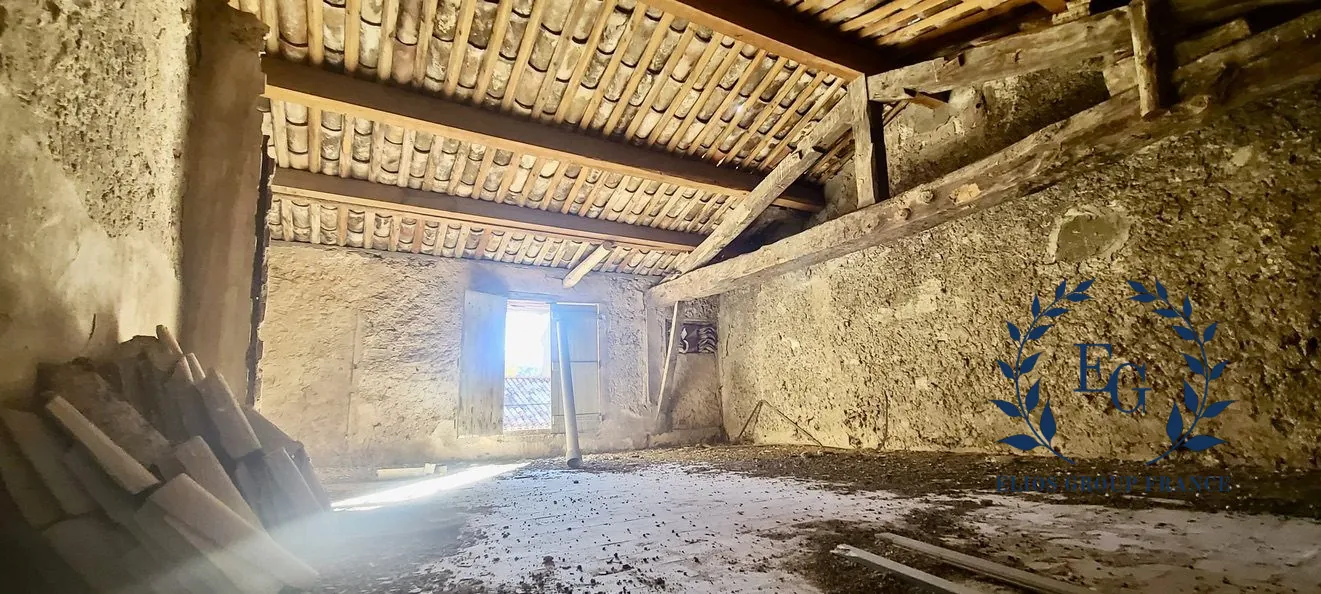 Immeuble à rénover à Brignoles avec potentiel d'aménagement multiple 