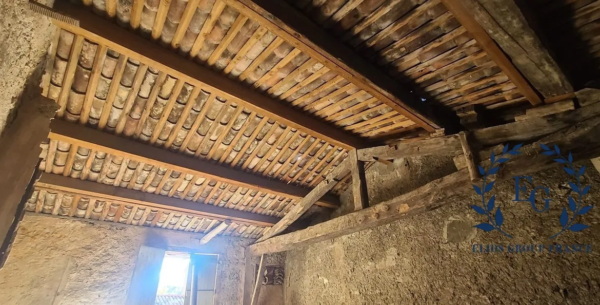 Immeuble à rénover à Brignoles avec potentiel d'aménagement multiple 