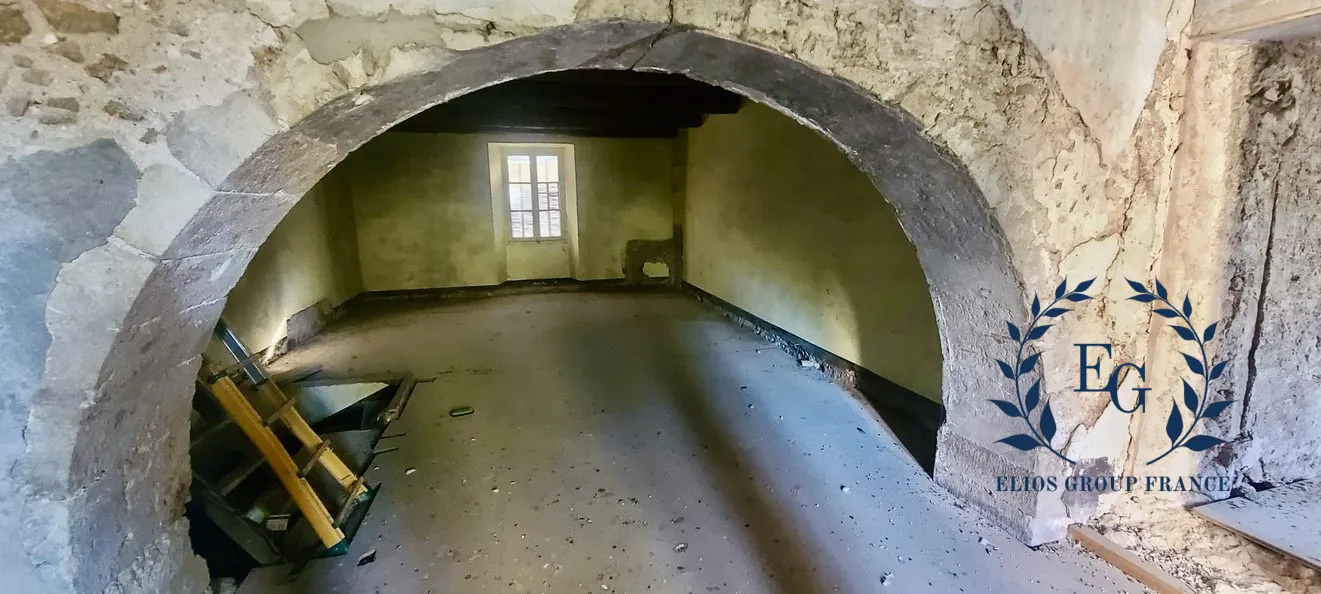 Immeuble à rénover à Brignoles avec potentiel d'aménagement multiple 